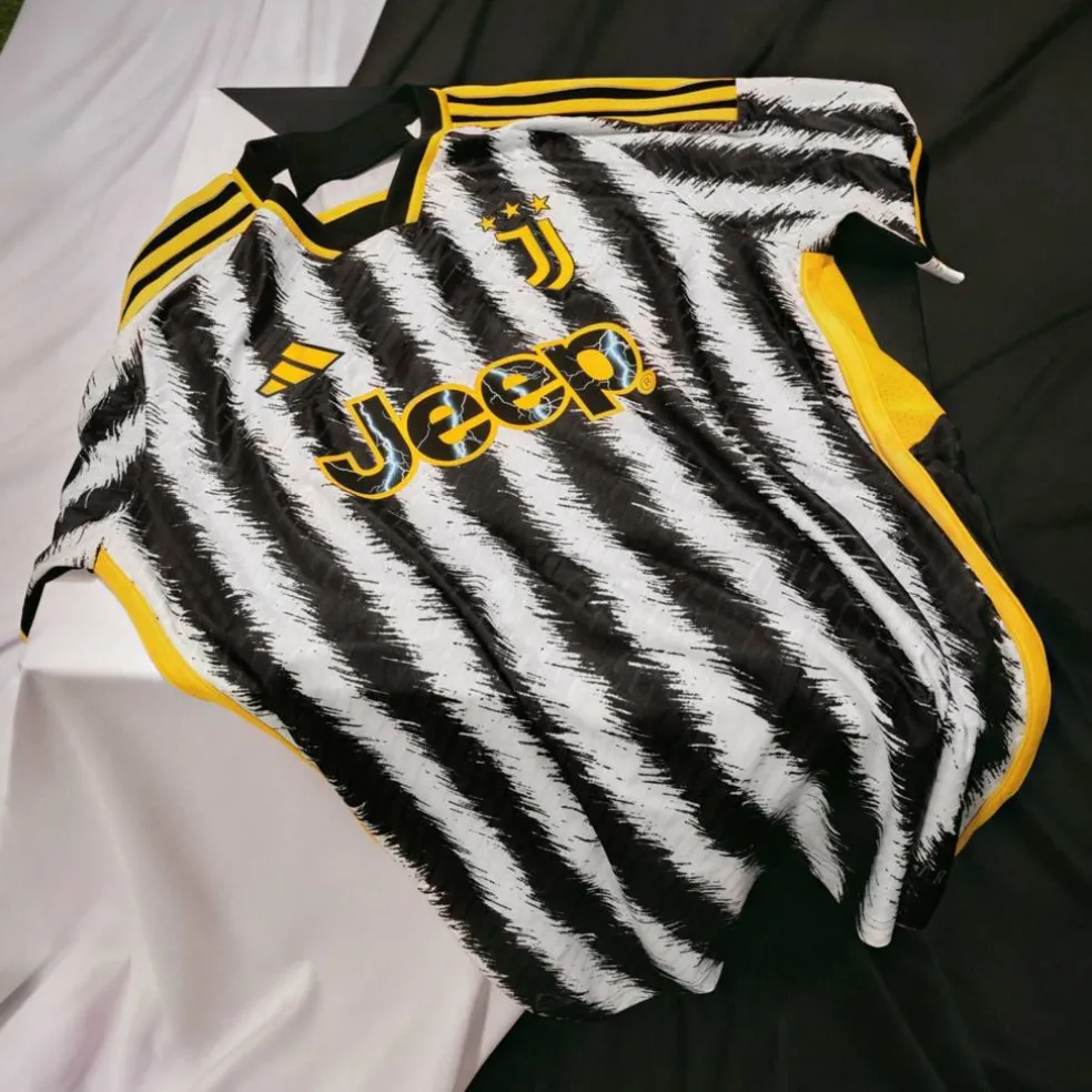 Juventus Authentic Home Shirt 2023 2024 Adults