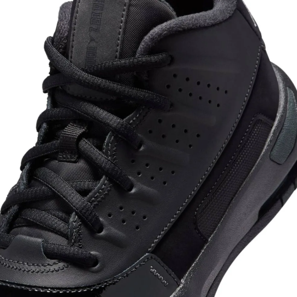 Kids' Max Aura Basketball Trainers