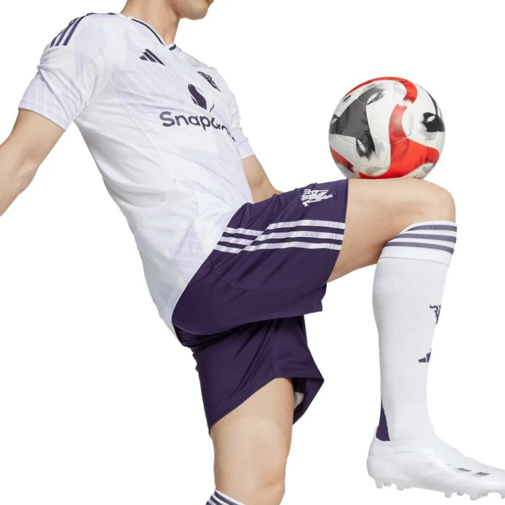Manchester United Away Shorts 2025 2026 Adults