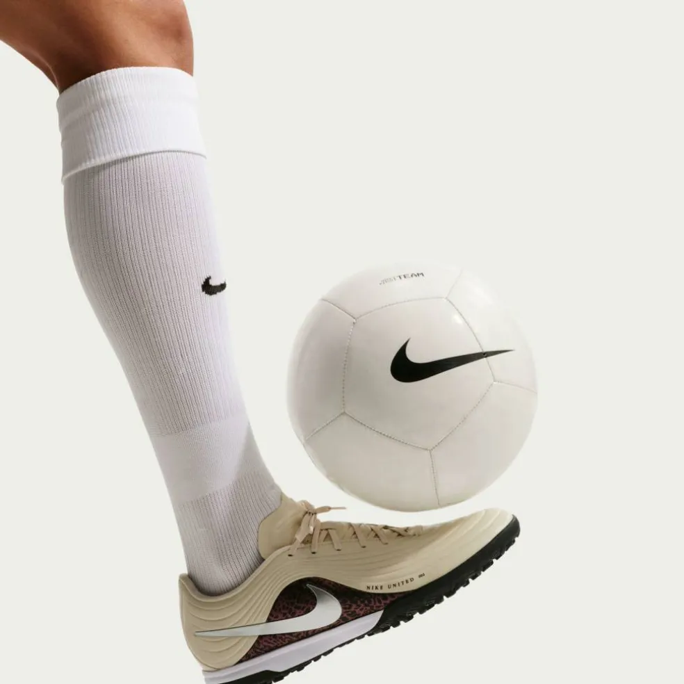 Mens Nike Tiempo Maestro Academy Astro Turf Football Boots