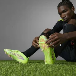 Predator Elite Fold-Over Tongue Firm Ground Football Boots