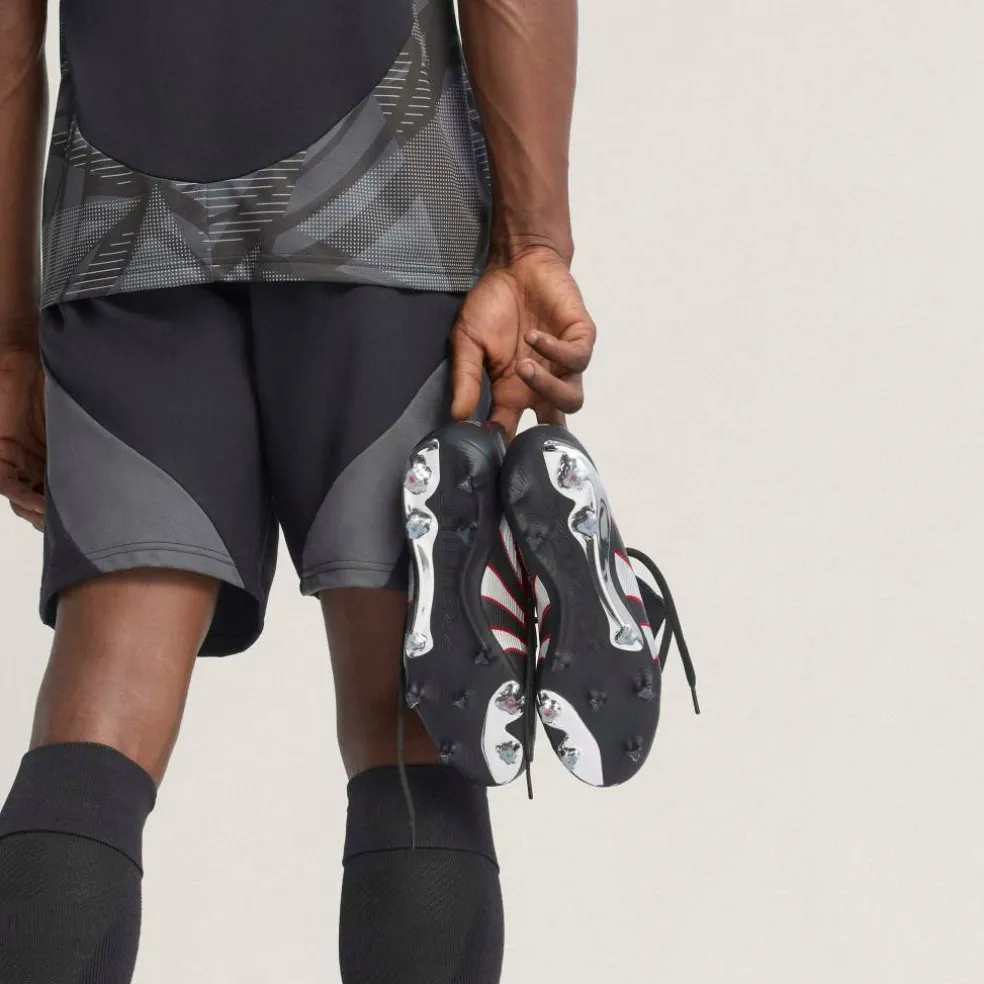Predator Elite Fold-Over Tongue Firm Ground Football Boots