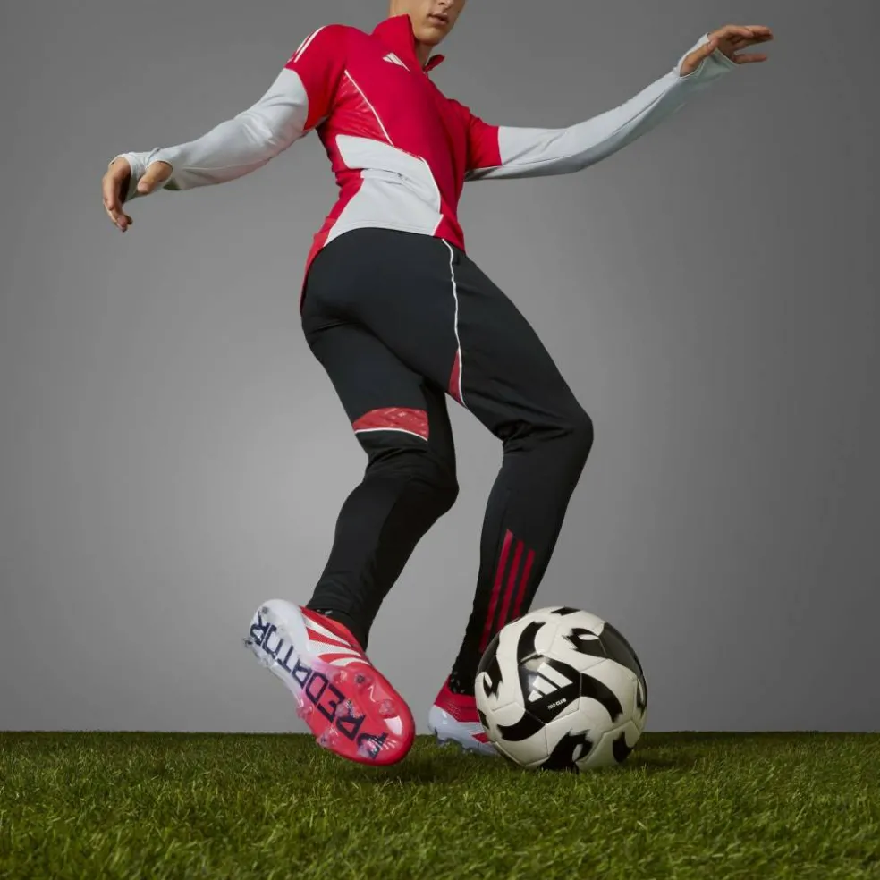 Predator Elite Laceless Firm Ground Football Boots