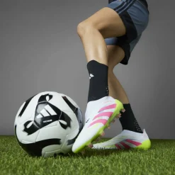 Predator Elite Laceless Firm Ground Football Boots