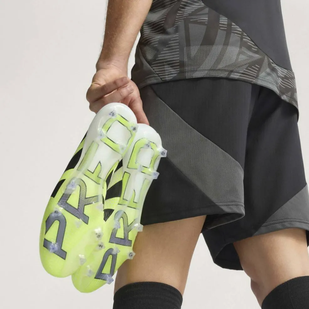 Predator Elite Laceless Firm Ground Football Boots