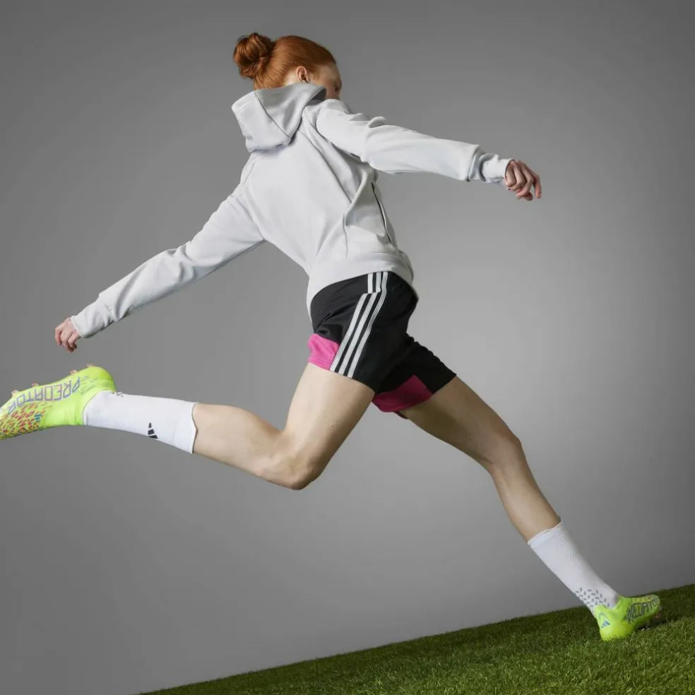 Predator Elite Laceless Firm Ground Football Boots