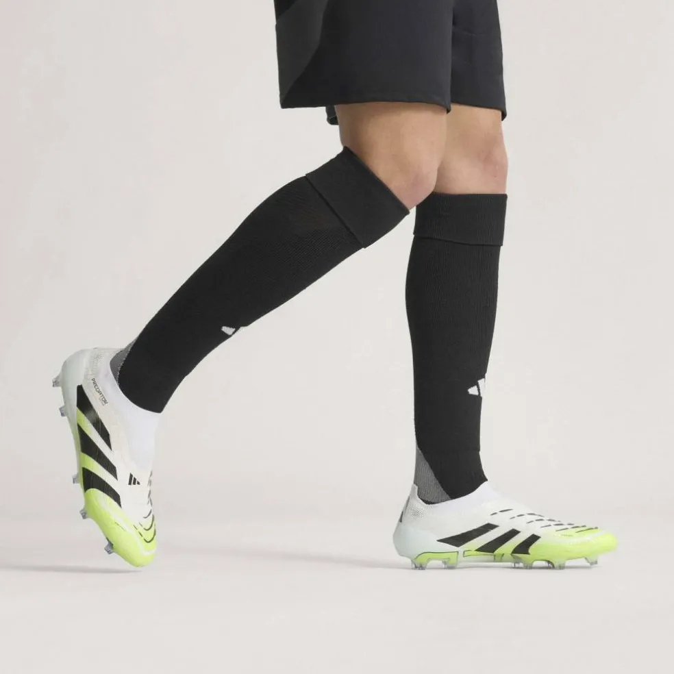 Predator Elite Laceless Firm Ground Football Boots