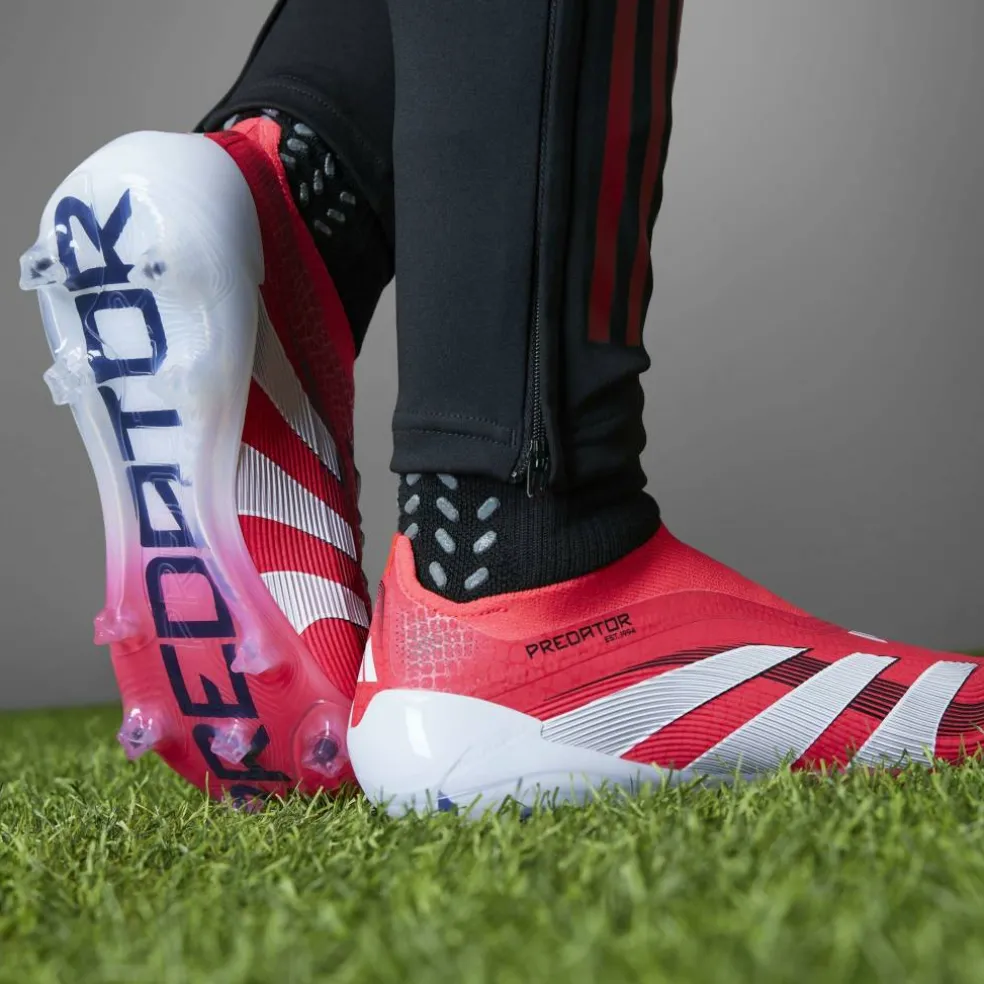 Predator Elite Laceless Firm Ground Football Boots