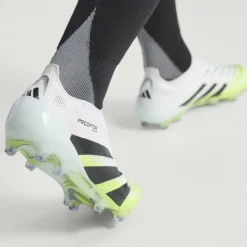 Predator Elite Laceless Firm Ground Football Boots