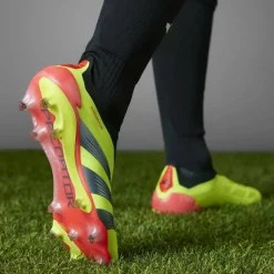 Predator 24 Elite Laceless Firm Ground Football Boots