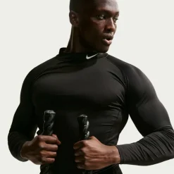 Pro Men's Long-Sleeve Top