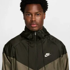Sportswear Windrunner Men's Hooded Jacket