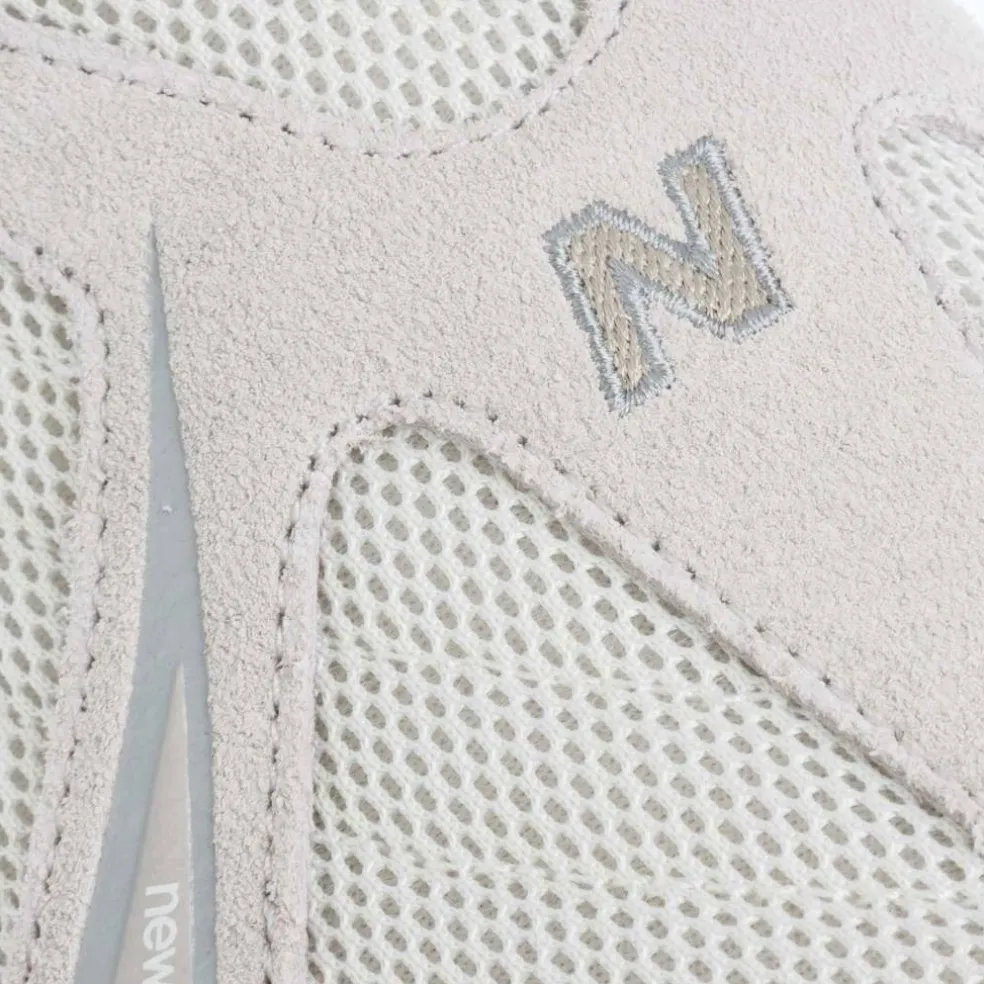 610S Trainers