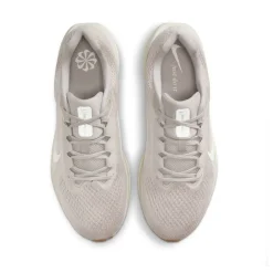 Winflo 11 Mens Road Running Shoes