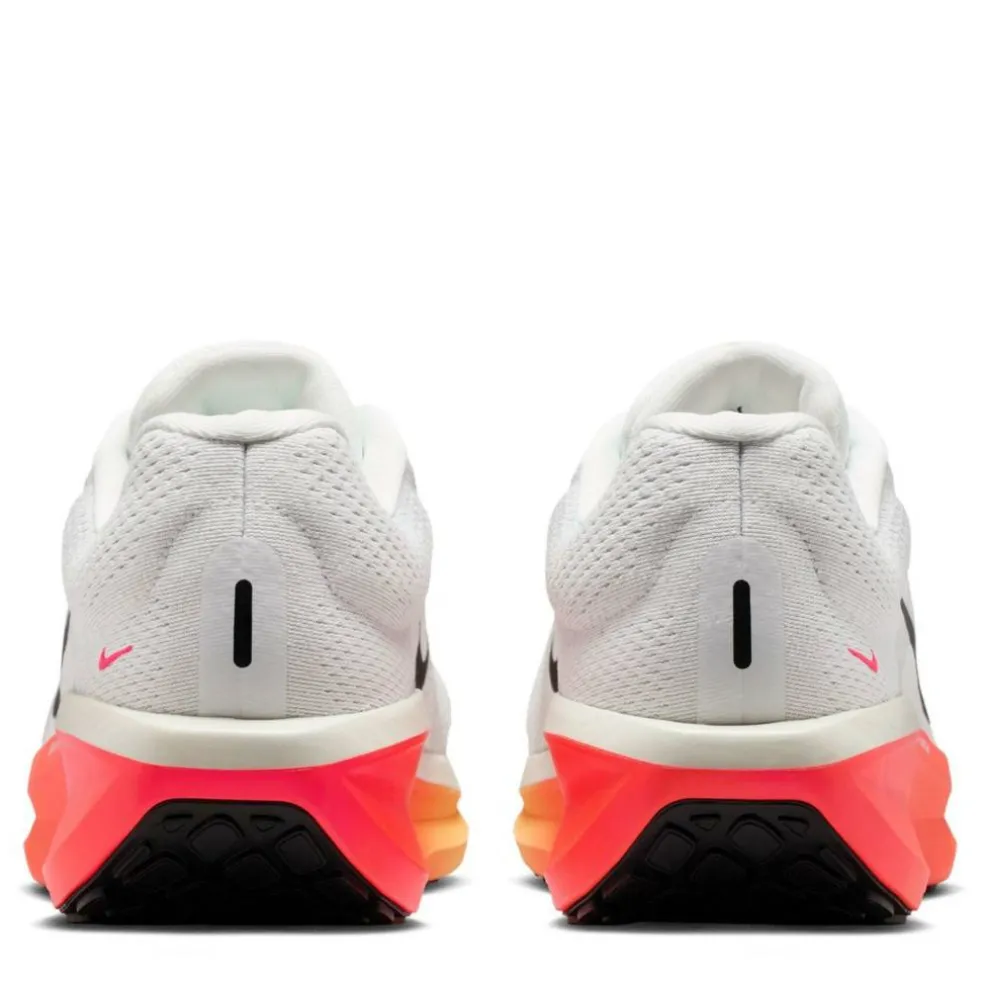 Winflo 11 Mens Road Running Shoes