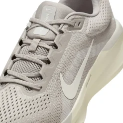 Winflo 11 Mens Road Running Shoes